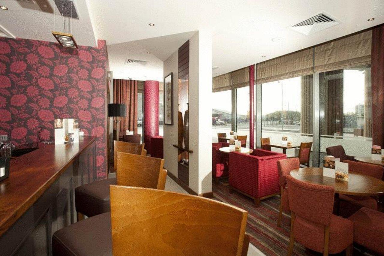 Premier Inn Belfast Titanic Quarter Exterior photo