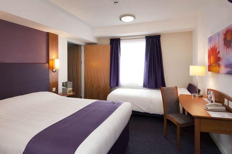 Premier Inn Belfast Titanic Quarter Exterior photo